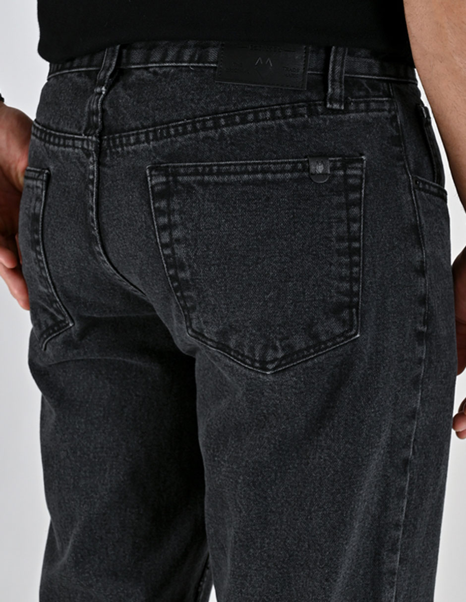 Jeans straight lavado obscuro para hombre 5