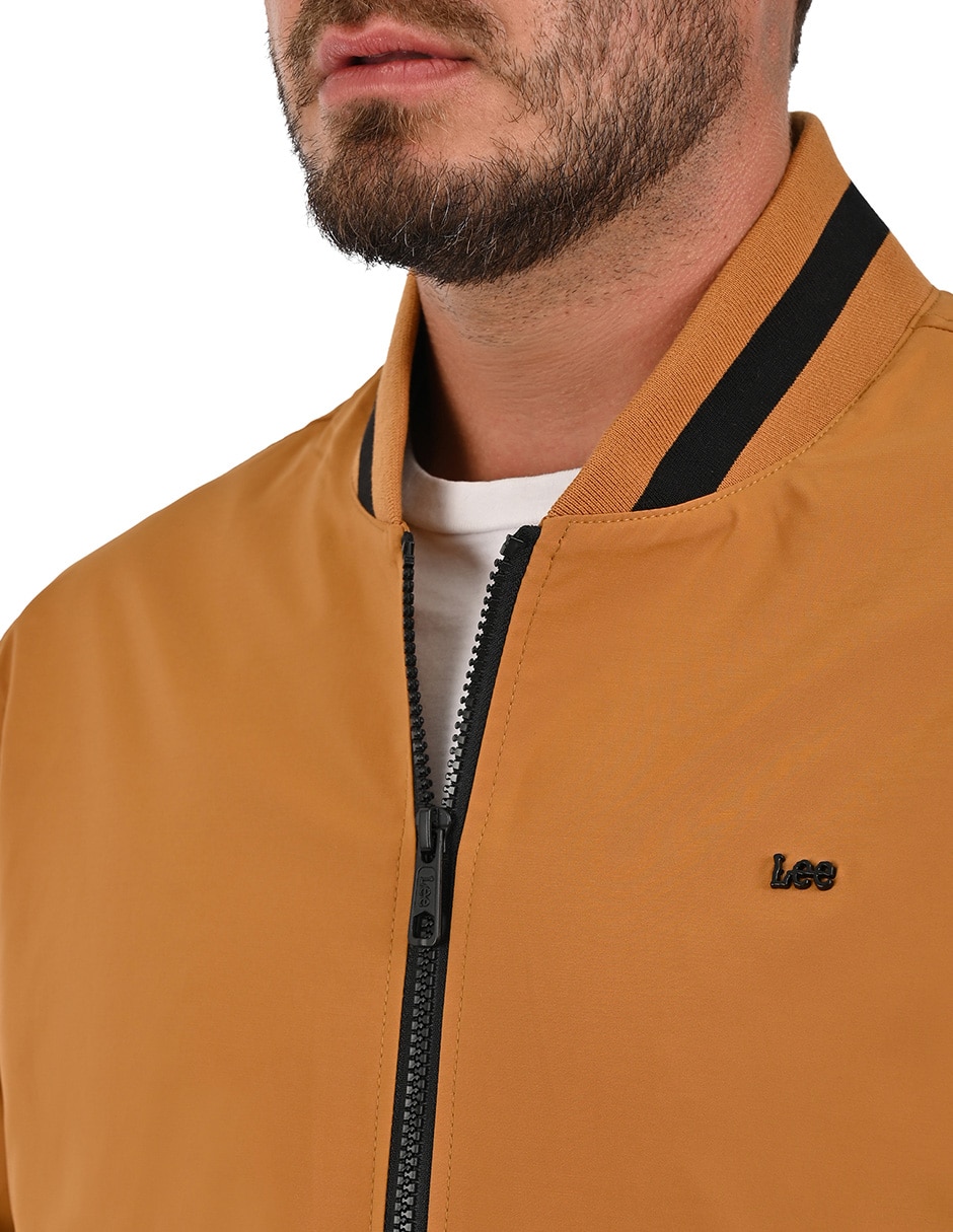 Chamarra bomber con bolsillos para hombre 5
